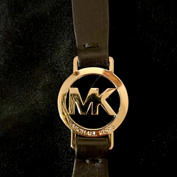 MICHAEL KORS. BLACK BOOTIES. Size 8 and half - Picture 5 of 11